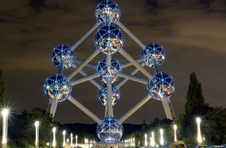Atomium at night