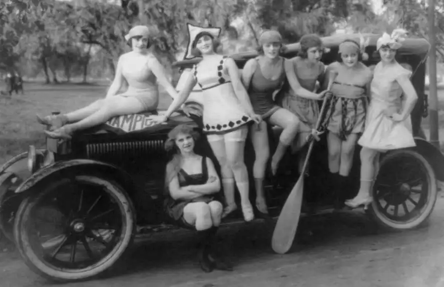 Flappers in the Roaring Twenties