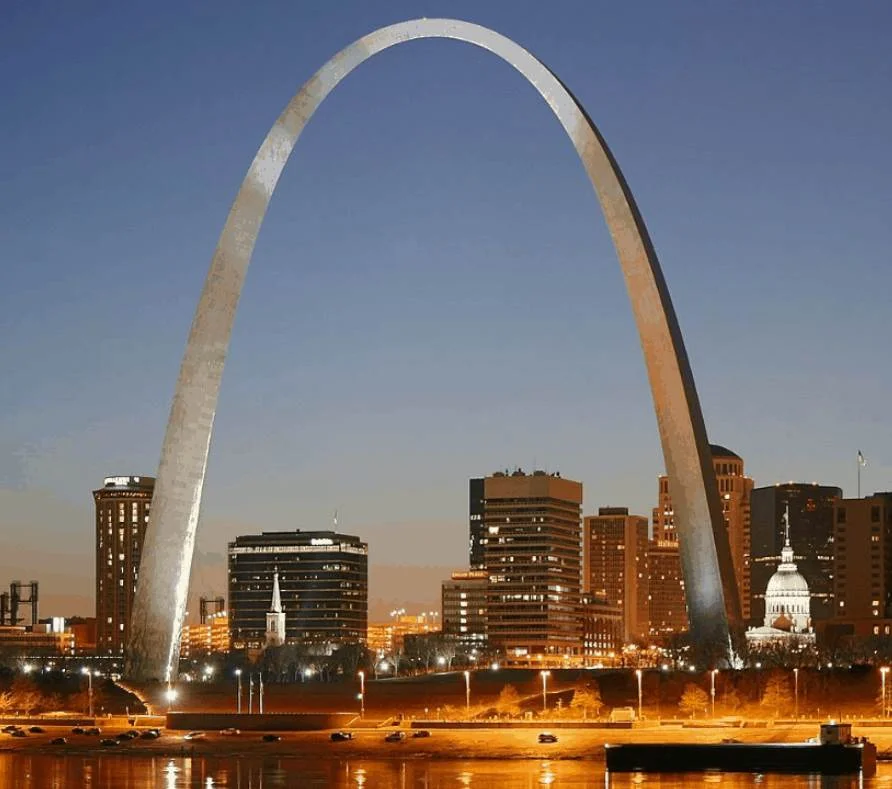 21 Amazing Facts About The Gateway Arch 1 Gateway Arch at night