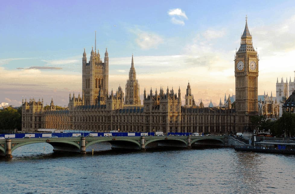 Palace_of_Westminster_and_Westminster_bridge