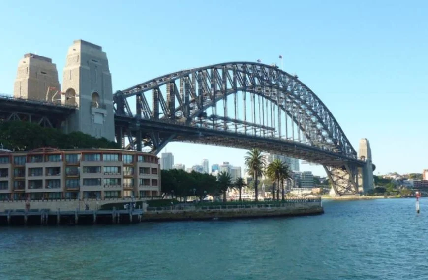 Sydney Harbor Bridge