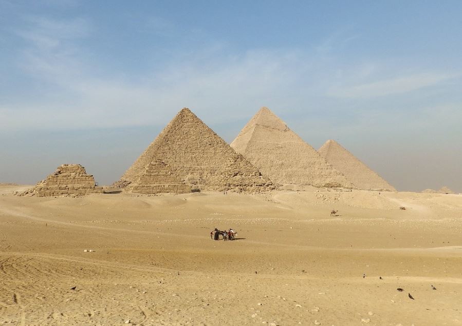 Pyramid-of-menkaure-egypt-buildings