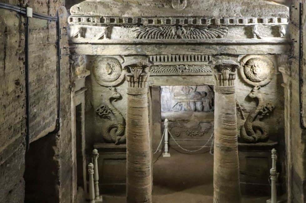 catacombs-of-kom-el-shoqafa-entrance