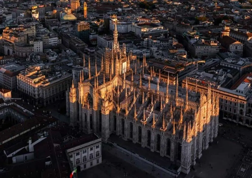 Aerial-view-of-Milan-Cathedral