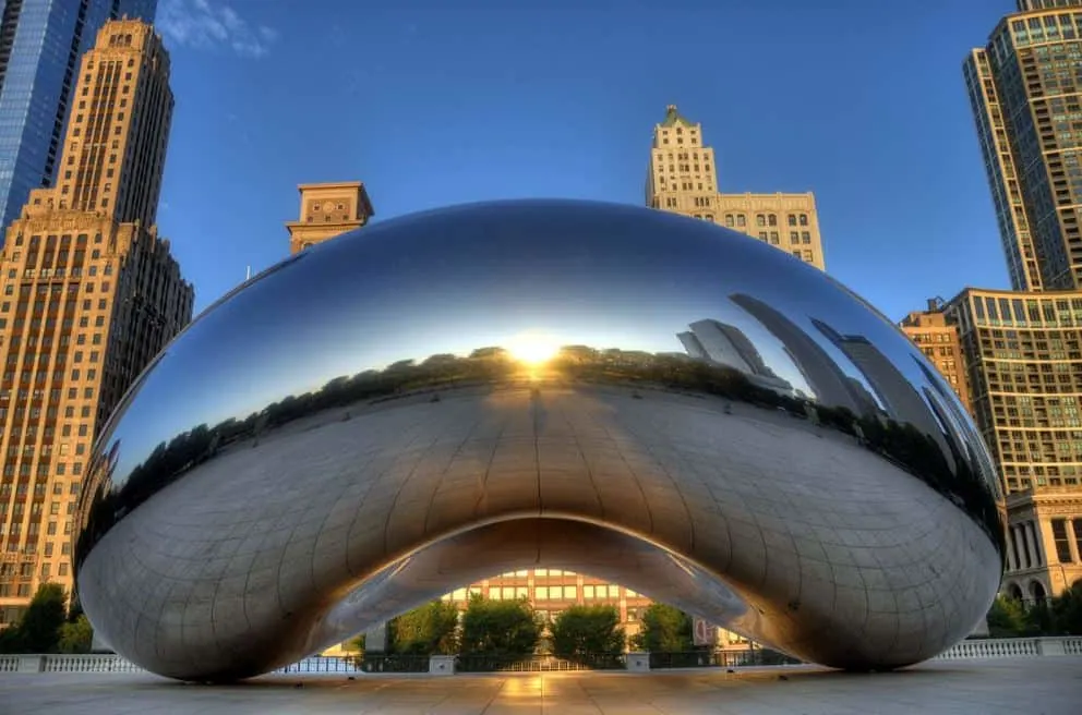 Cloud-Gate-Chicago-landmark