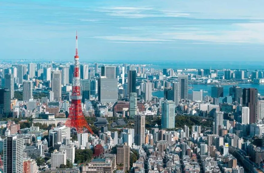 Famous buildings in Tokyo Tower
