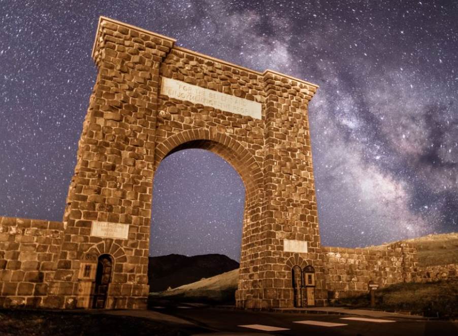 Roosevelt arch and the milky way