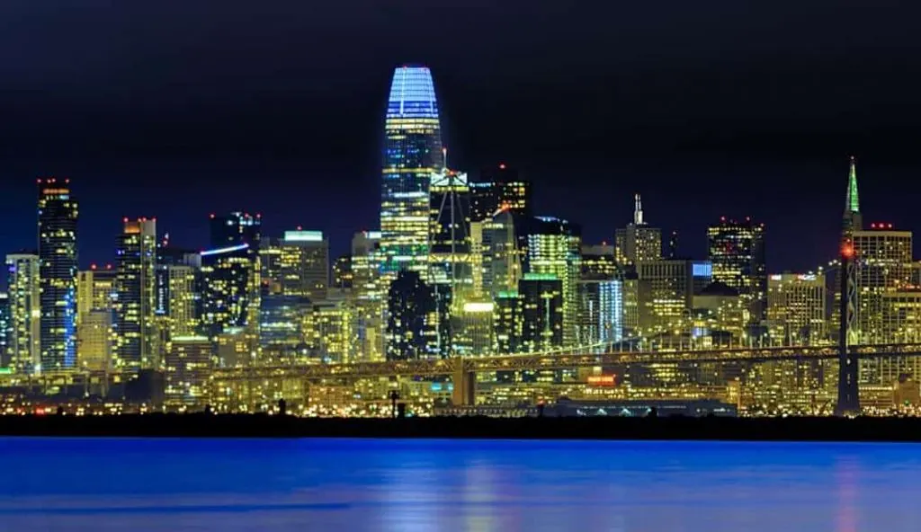 San-Francisco-skyline-at-night