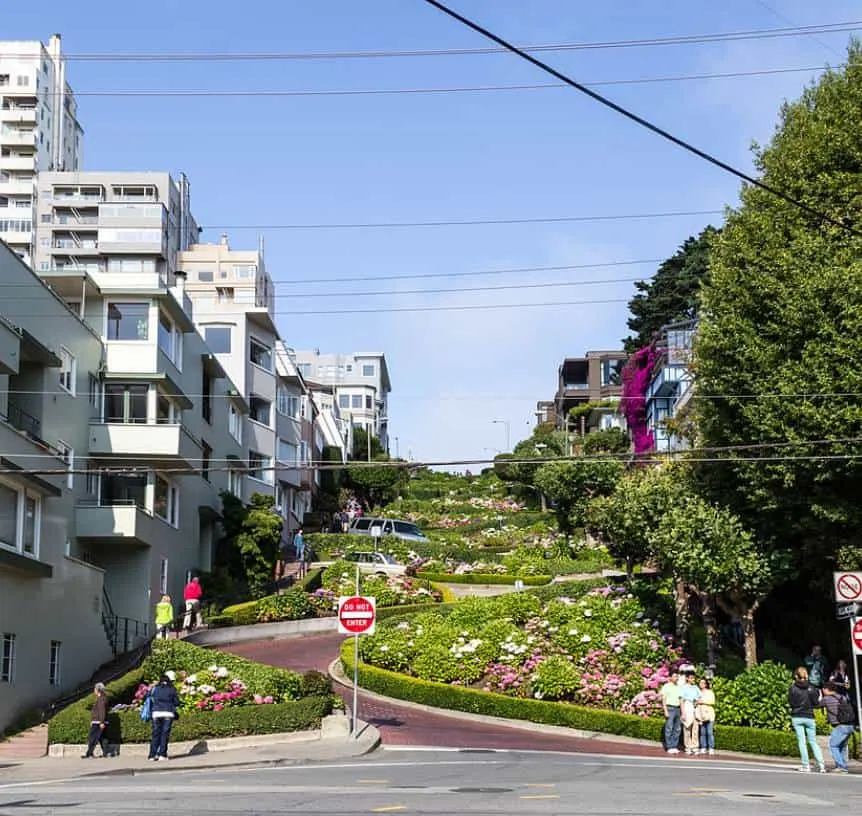 View-up-Lombard-Street