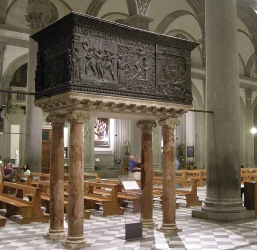 Basilica of San Lorenzo pulpit