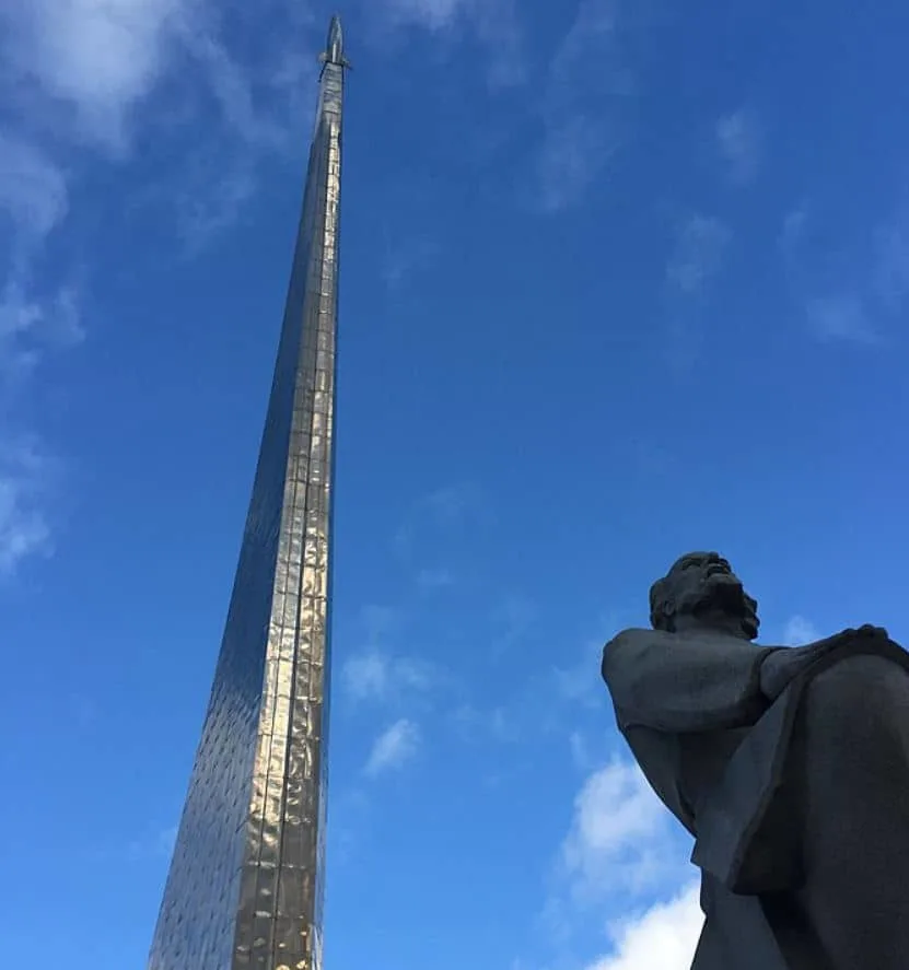 Monument-to-the-conquerors-of-space