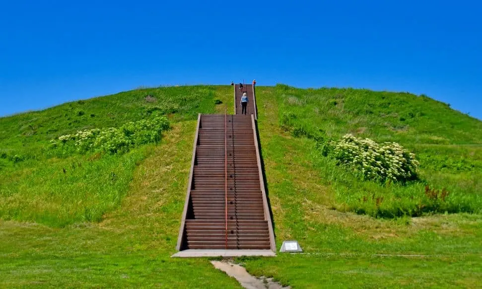 Cahokia-Mounds-State-Historic-Site