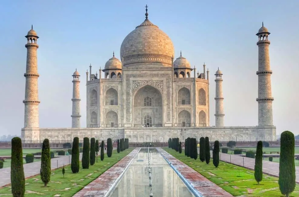 Famous buildings in India Architecture Taj Mahal