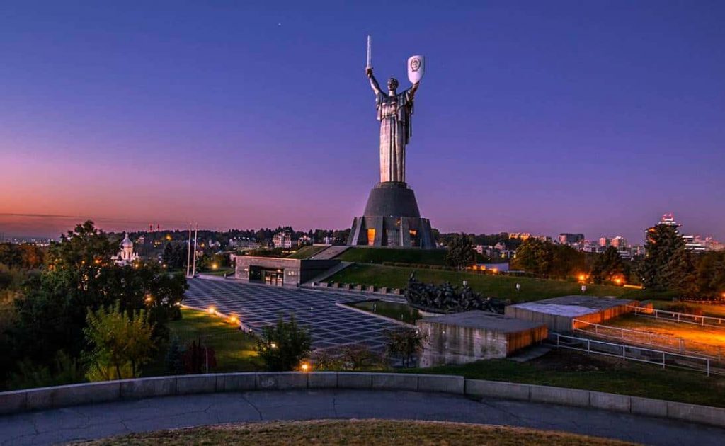 Motherland-statue-Ukraine