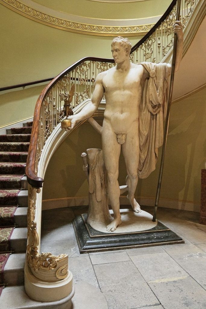 Napoleon as Mars the Peacemaker apsley house london
