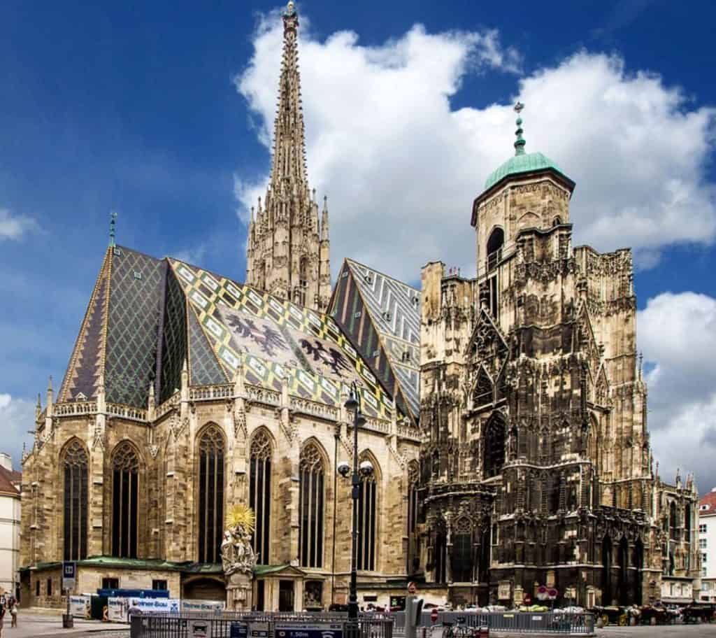 Vienna-cathedral-things-to-do-in-austria-1024x912