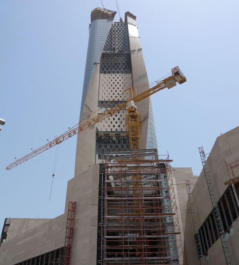 Al Hamra Tower facts