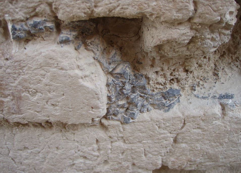 Asphalt used as cement in Ur