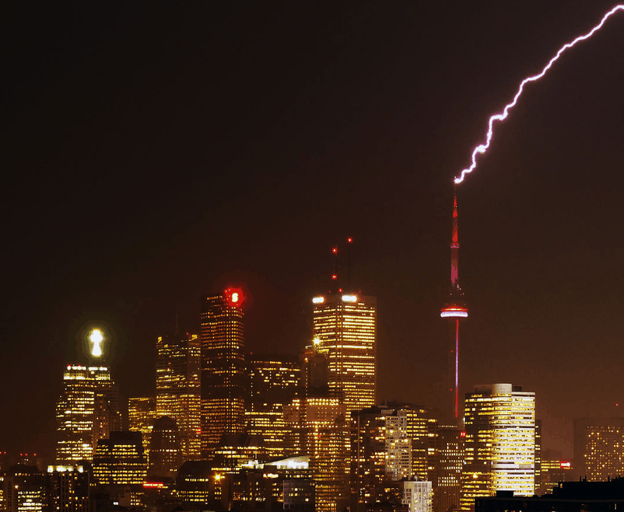 CN tower struck by lightning