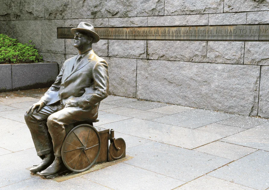 FDR statue in a wheelchair near the entrance of the FDR memorial