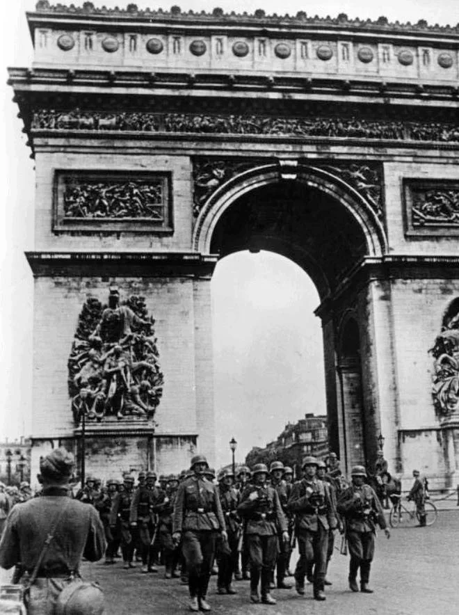 German troops on Champs-Elysees in 1940