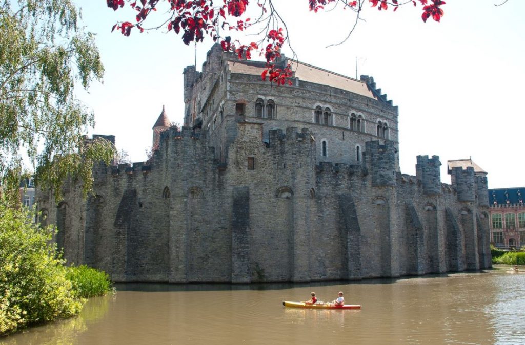 Granvensteen castle and moat