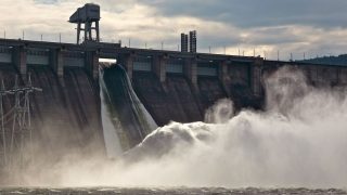 Krasnoyarsk dam releasing water