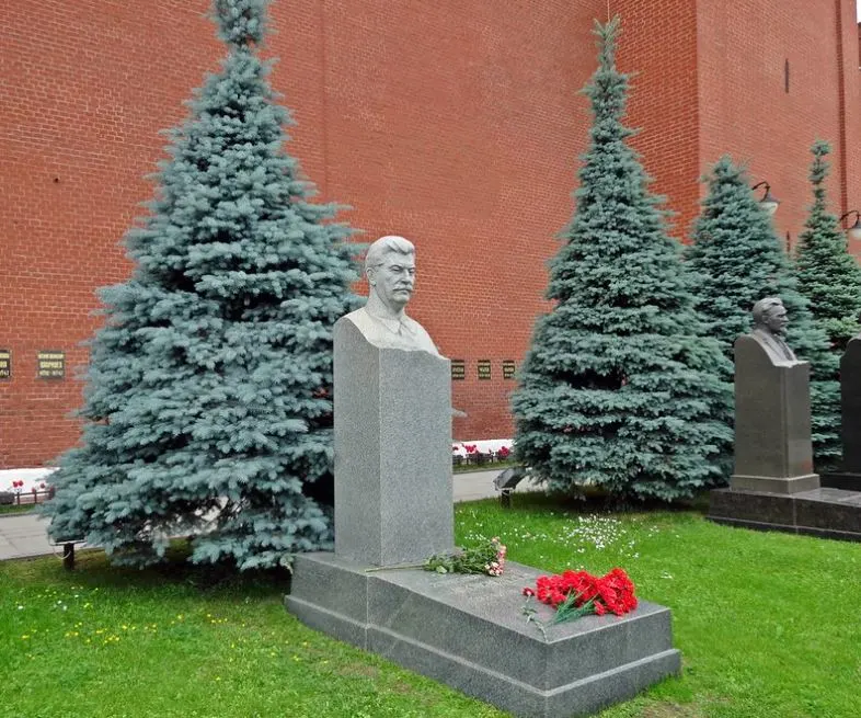 Kremlin Wall Necropolis