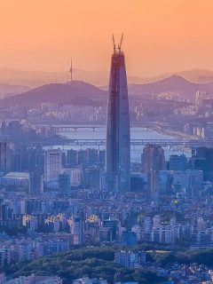 Lotte World Tower final construction phase