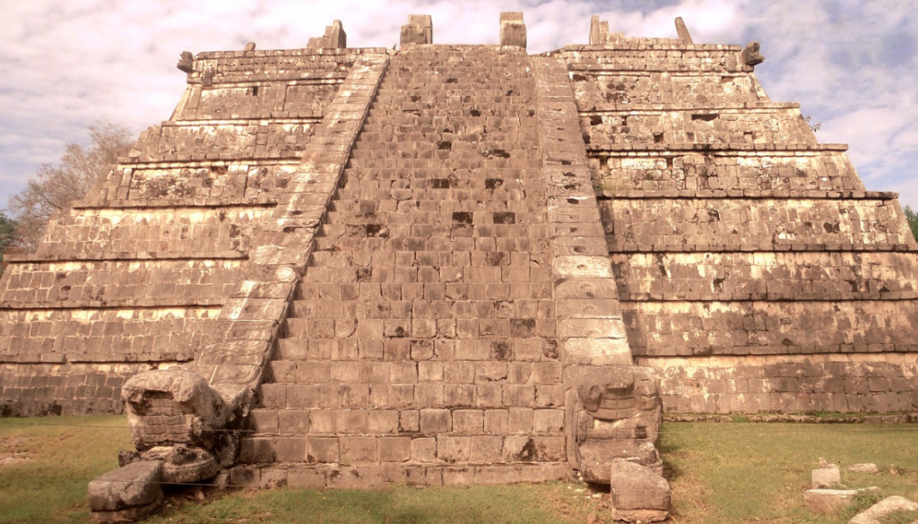 Osario Pyramid