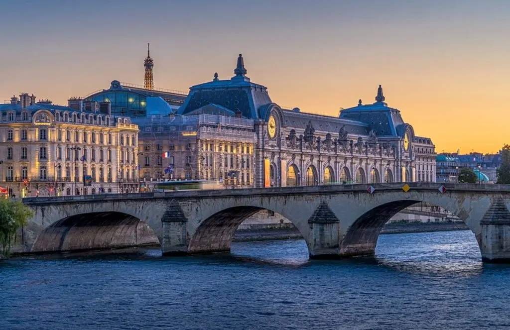 famous bridges in paris