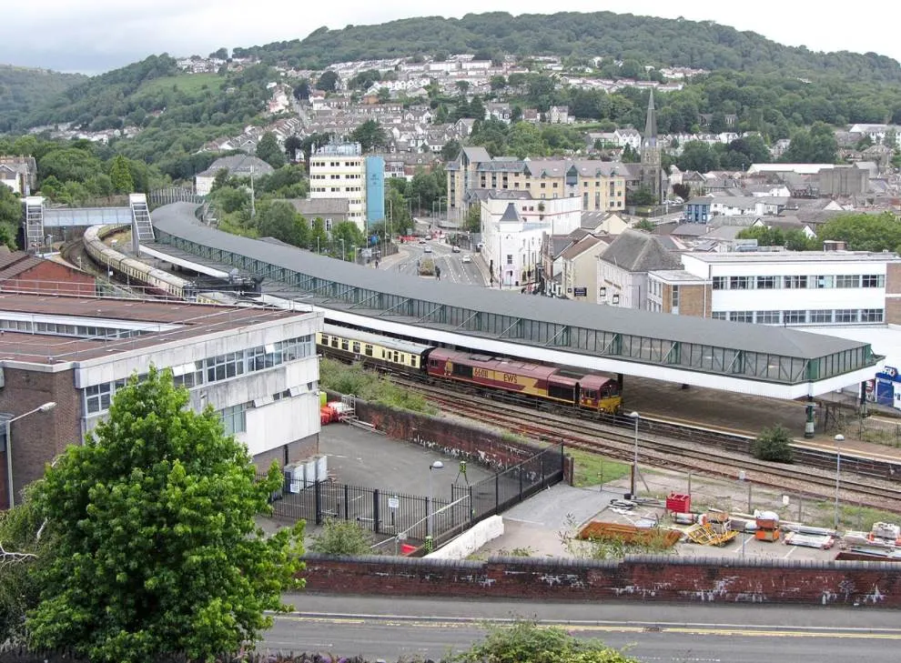 The Old Bridge In Pontypridd - Top 10 Facts 1 Pontypridd village