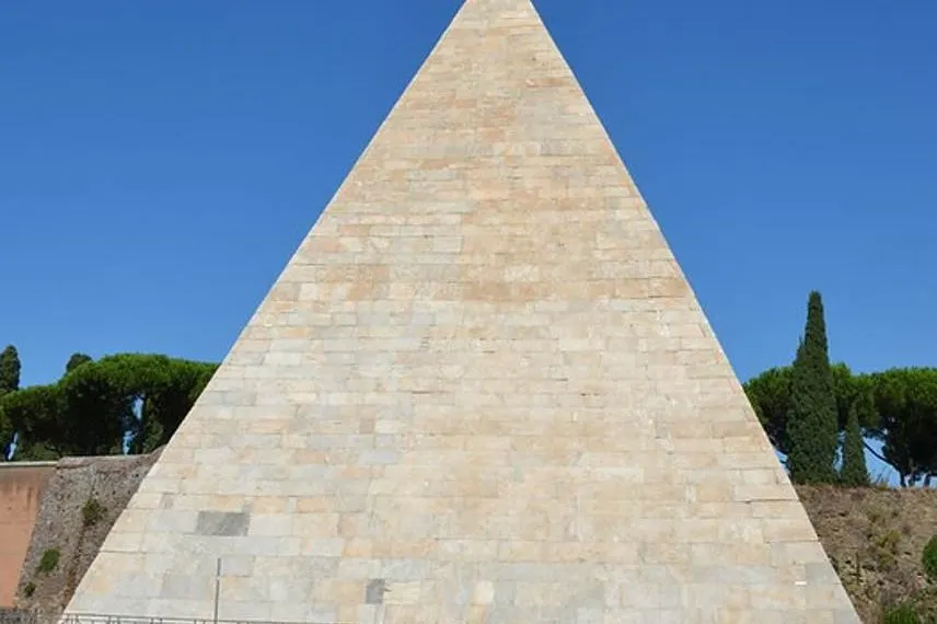 Pyramid of Cestius facts