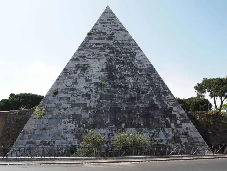 Pyramid of cestius before 2011