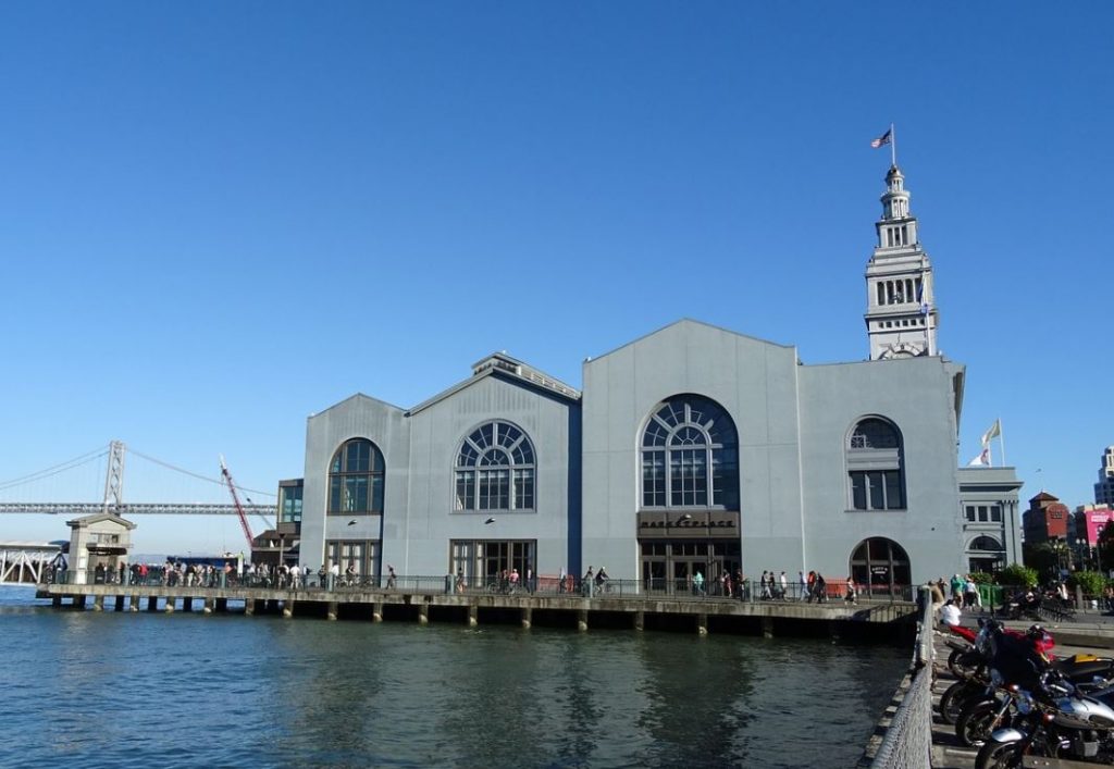 SF Ferry Building sidevie