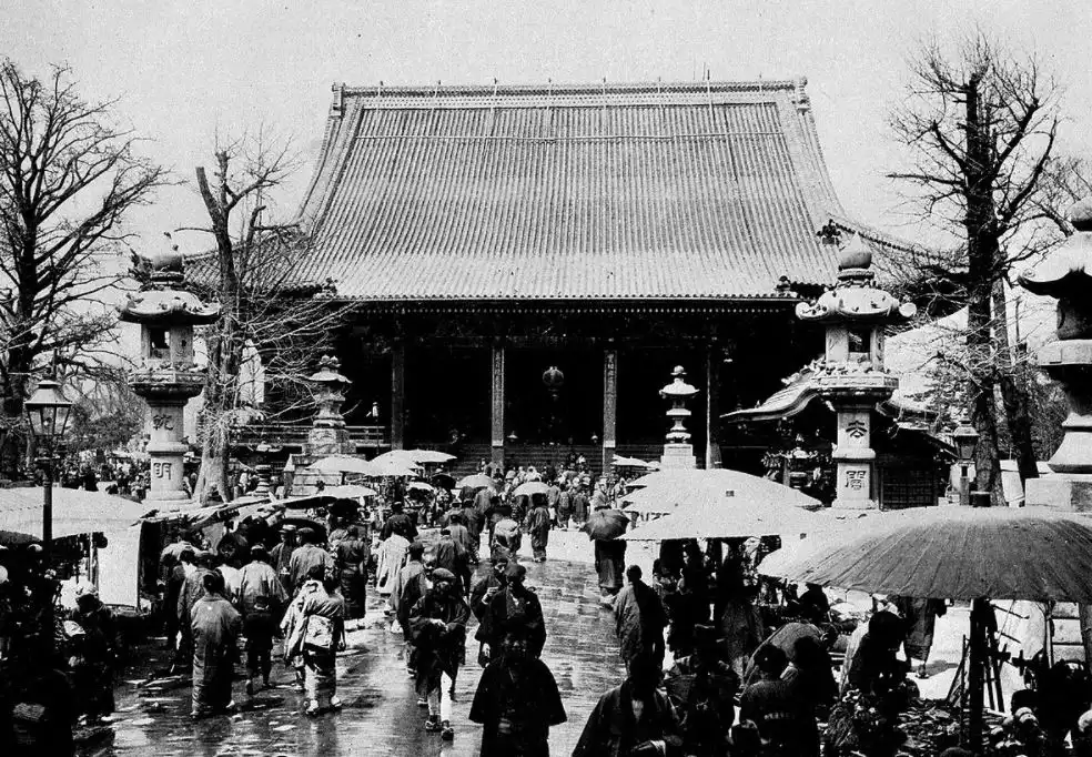 Sensoji before WWII in 1910