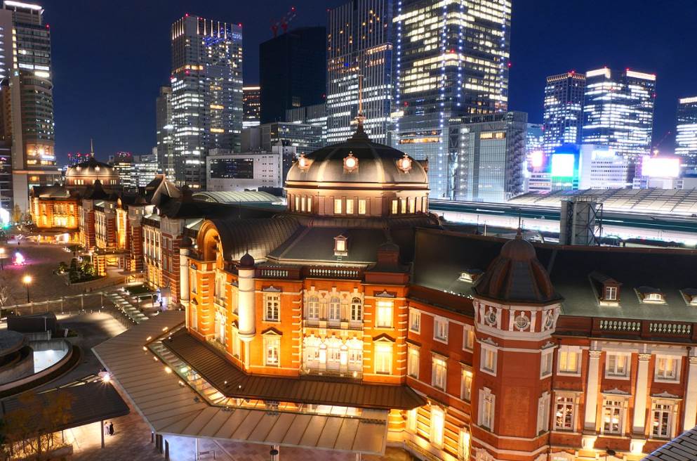 Tokyo Station at night