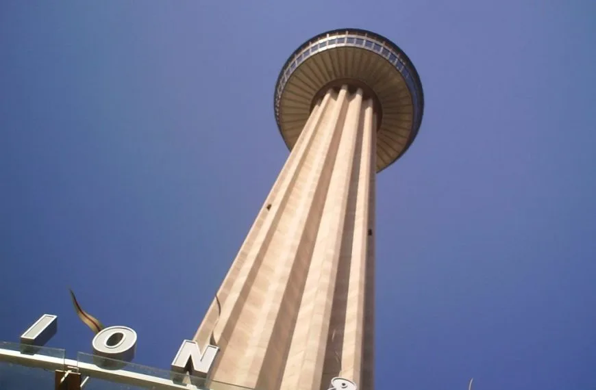 Tower of the americas from base 1024x768