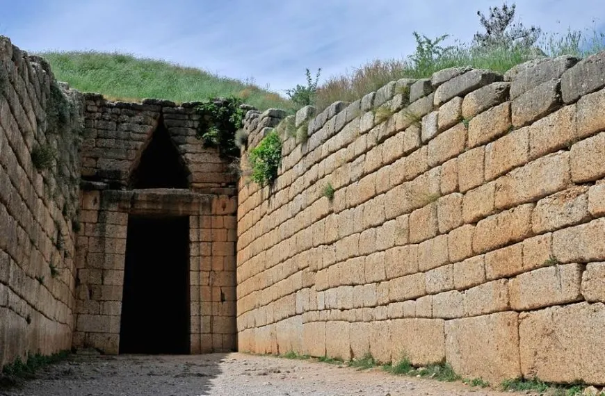 Treasurey of Atreus entrance
