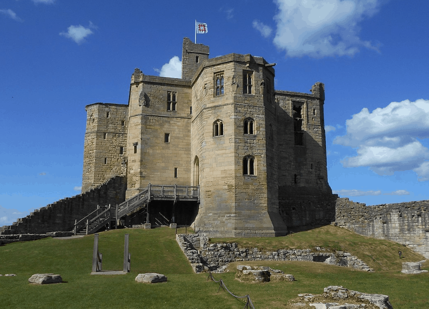 Warkworth castle keep