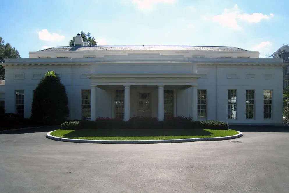 White House west wing entrance