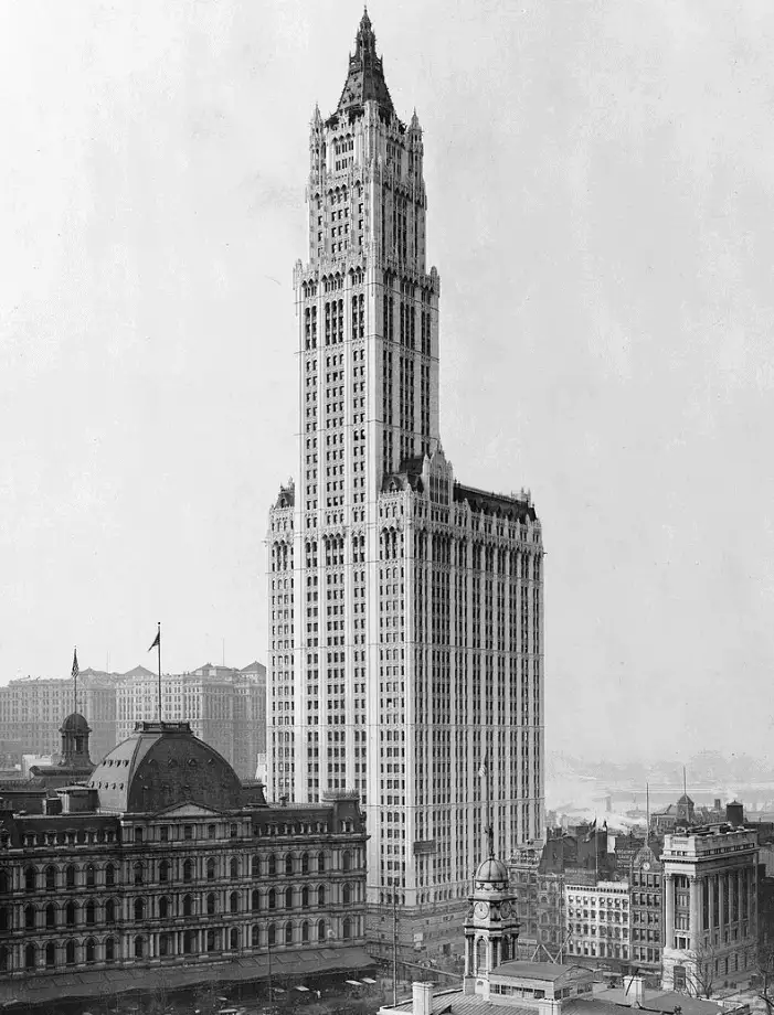 Woolworth Building in 1913