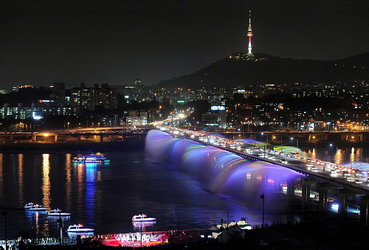 Banpu Bridge at night