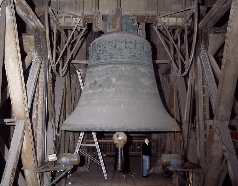 bell in cologne cathedral