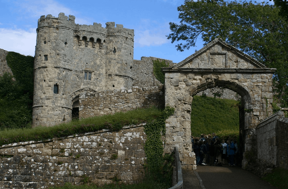 carisbrook castle top england castles