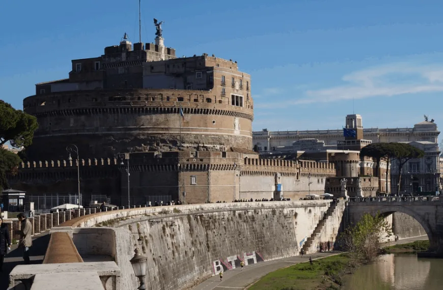 castel santangelo facts 001