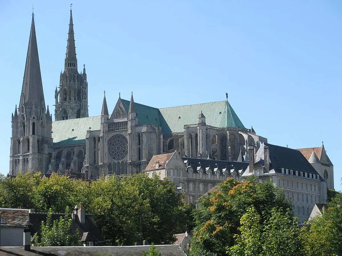 Chartres cathedral facts
