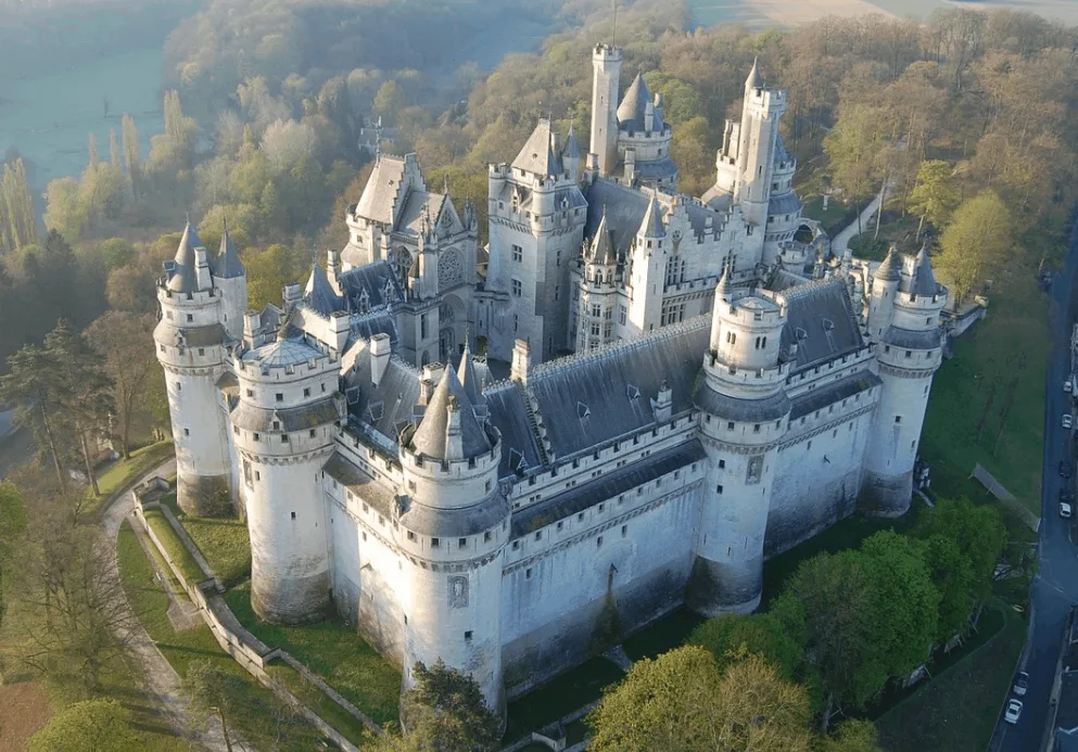 Chateau de Pierrefonds aerial