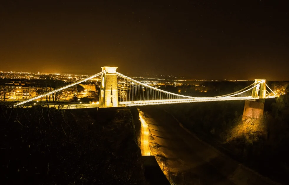 Clifton suspension bridge at night