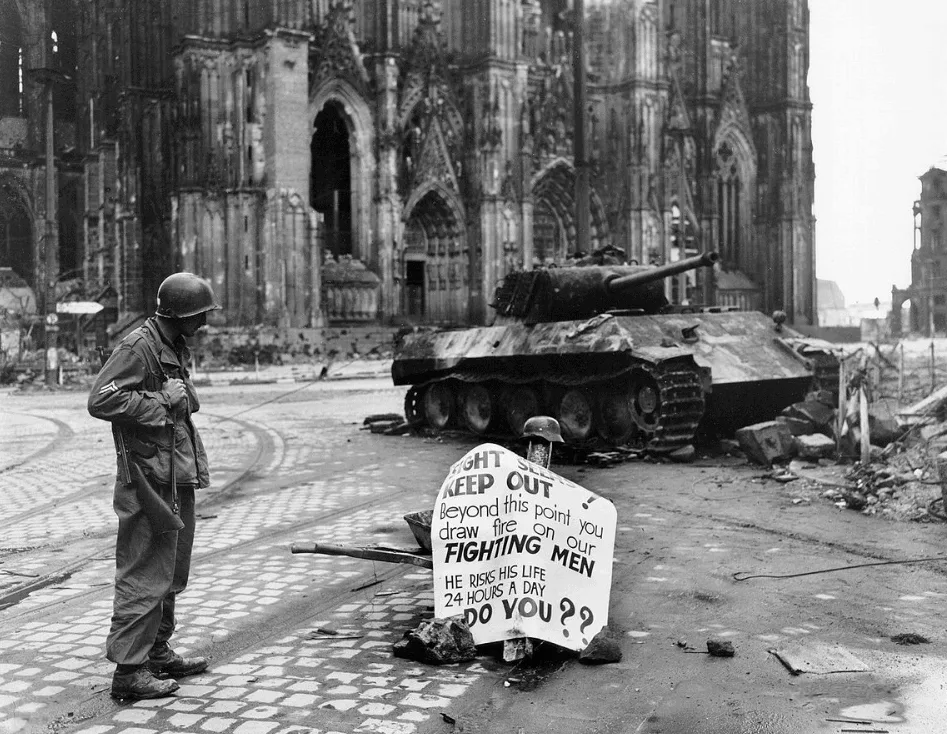 The destroyed German tank in front of Cologne Cathedral